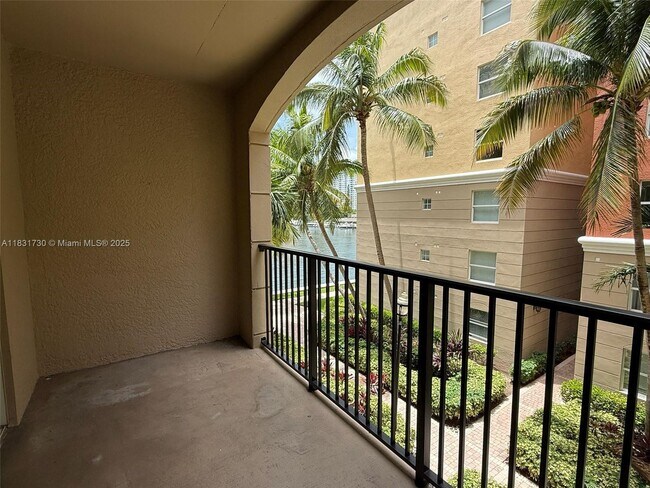 Building Photo - 17100 N Bay Rd