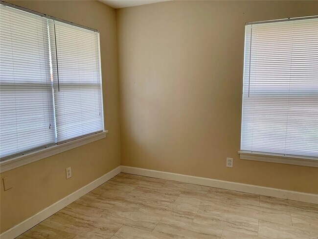 Building Photo - 1011 Pine St