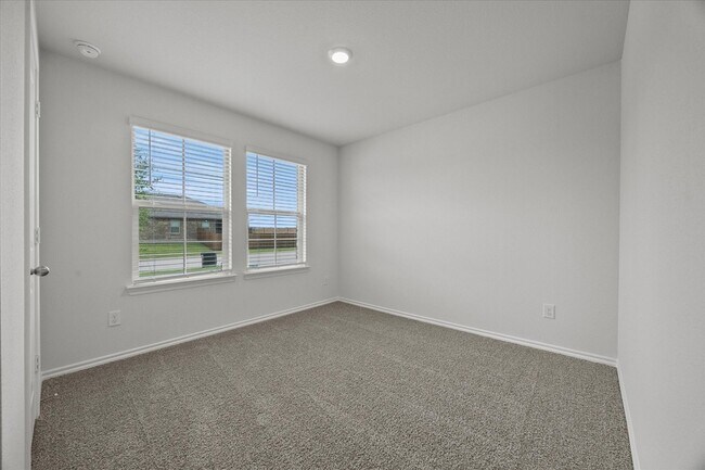 Building Photo - 2307 Albert Ln