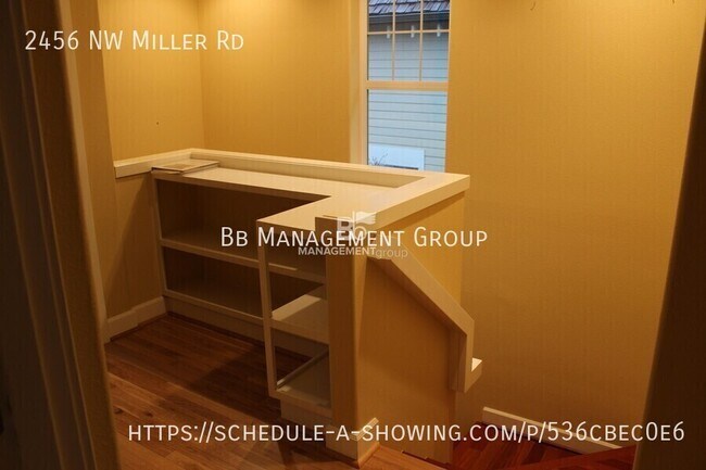 Building Photo - Light & Bright Forest Heights Home- Hardwo...
