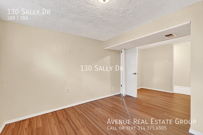 Building Photo - 130 Sally Dr