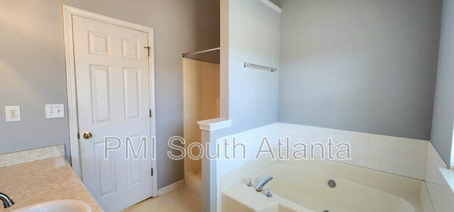 Building Photo - 1219 Quail Hunt Dr