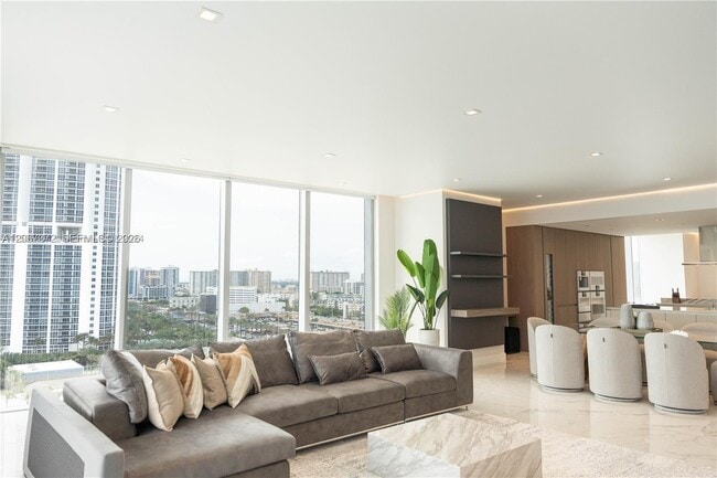 Building Photo - 18501 Collins Ave