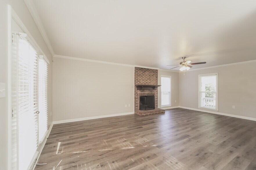 Building Photo - 7100 Falconwood Ct