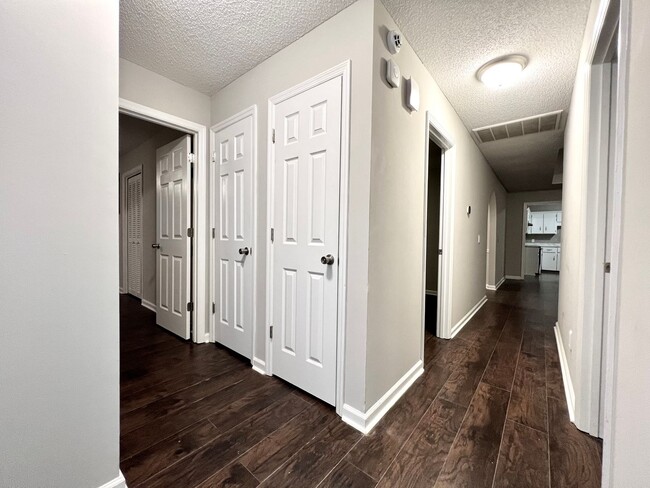 Building Photo - AVAILABLE JUNE [NO PETS PERMITTED]
