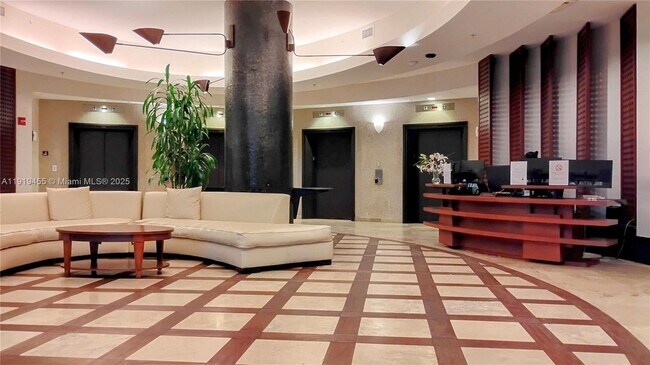 Building Photo - 1500 Bay Rd