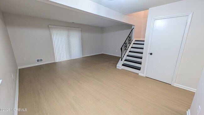 Building Photo - 13 Wren Way