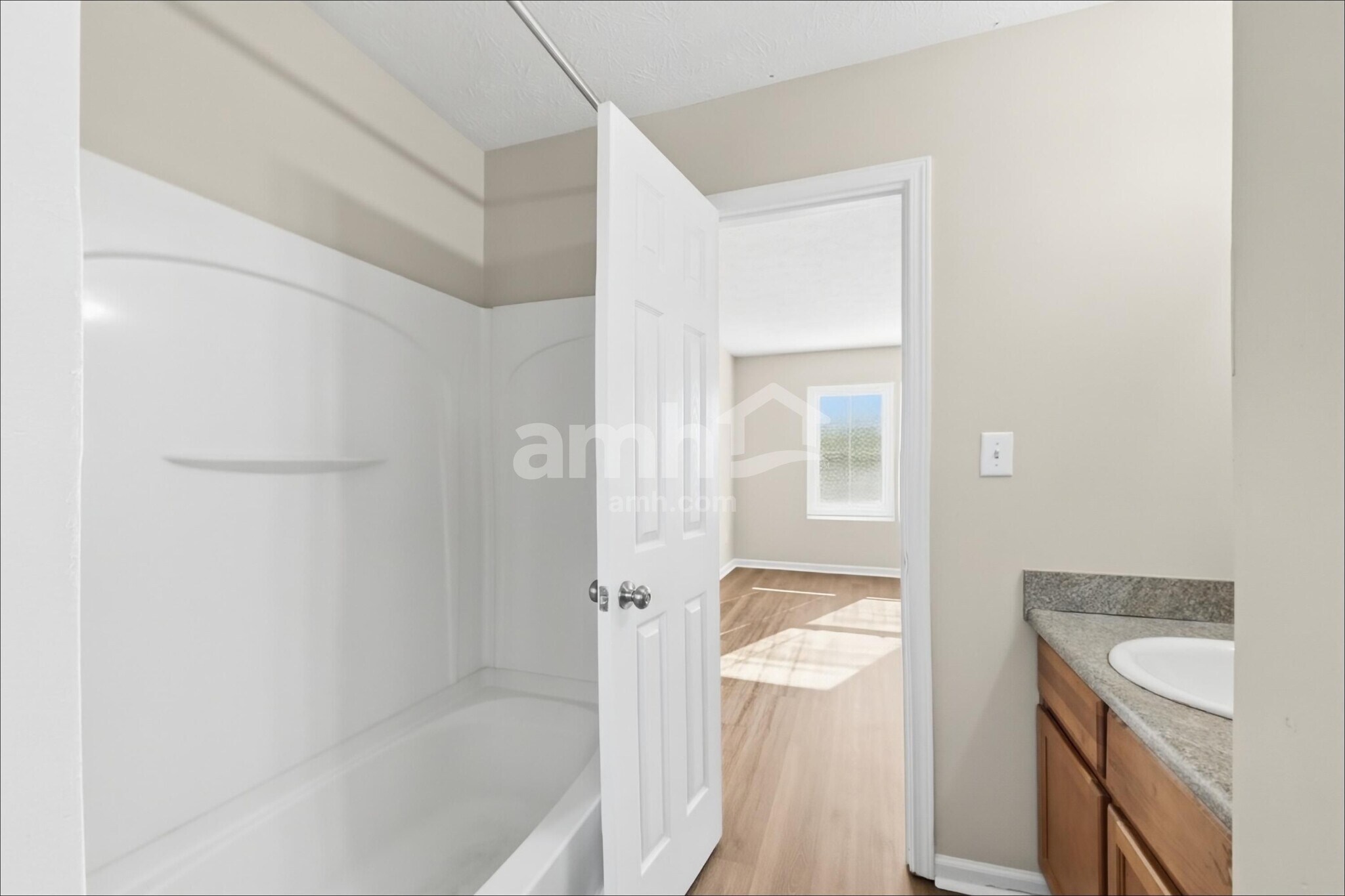 Building Photo - 4039 Tahoe Dr