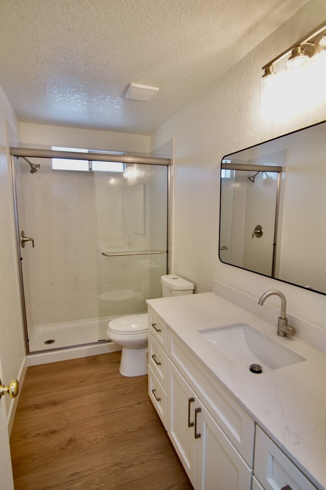 Building Photo - 4400 Sunrise Ct