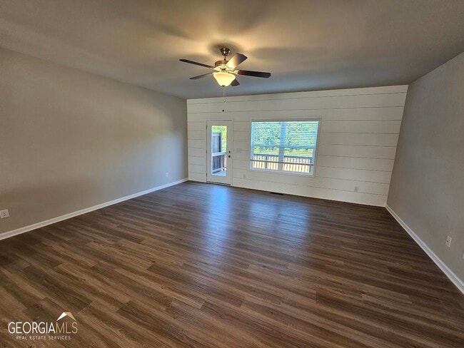 Building Photo - 6 Iron Dr