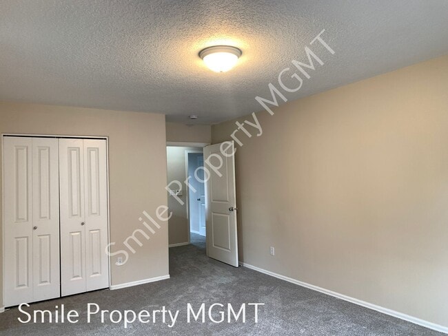 Building Photo - A beautiful 2-story single house in Clackamas.