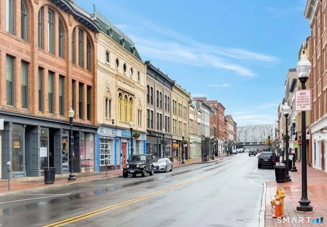 Building Photo - 16 Haviland St