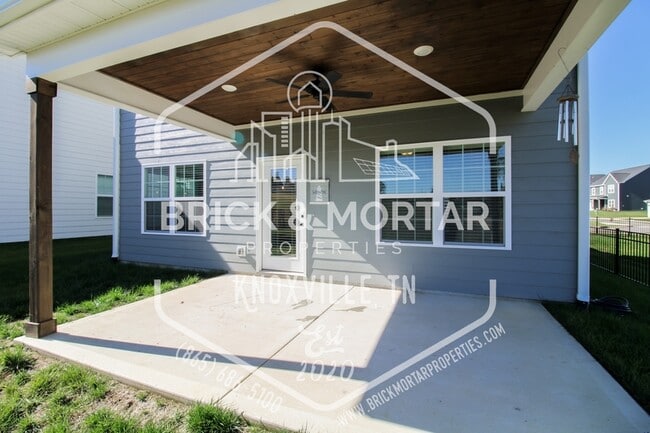 Building Photo - 1669 Spring Berry Ln