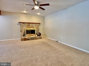 Building Photo - 498 Dean Dr