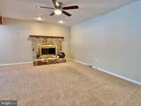 Building Photo - 498 Dean Dr