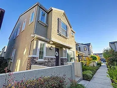 Building Photo - 2025 Honey Church Pl