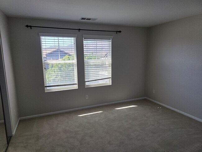 Building Photo - 16934 Laurel Hill Ln