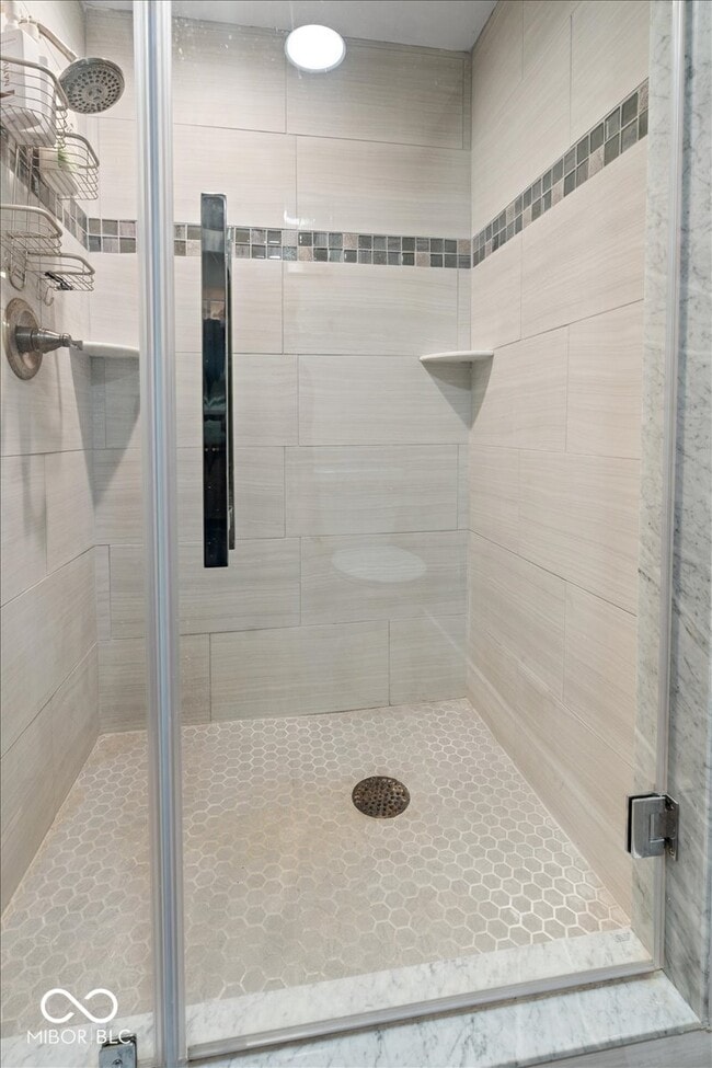 Building Photo - 10293 E County Rd 100 S