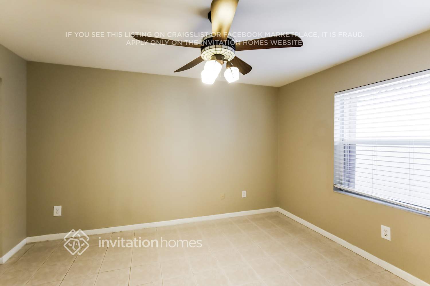 Building Photo - 16270 La Costa Dr