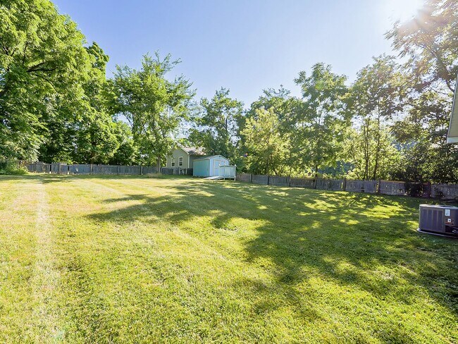 Building Photo - 49 Oakhill St