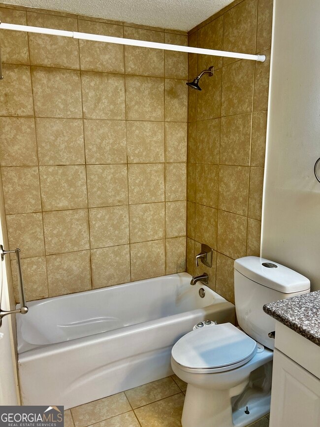 Building Photo - 130 Tapique Cir