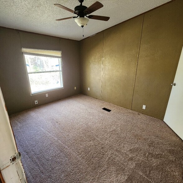 Building Photo - 15271 Country W Dr