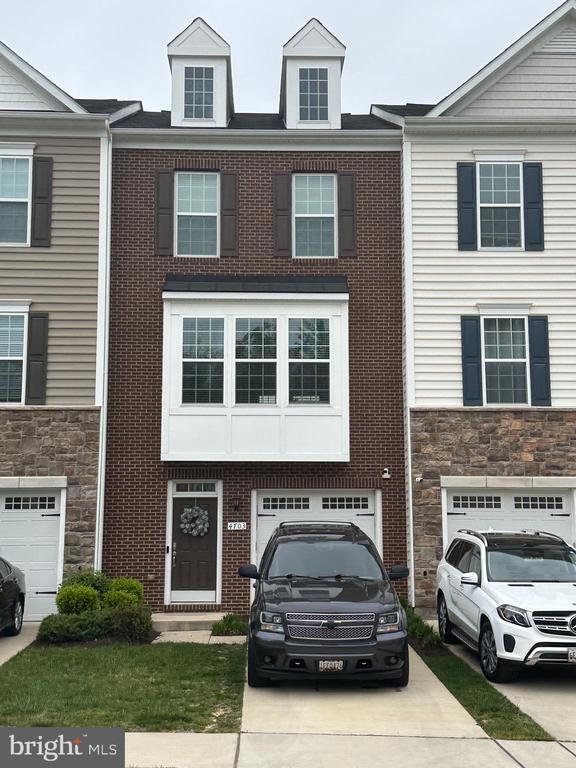 Building Photo - 4703 Six Forks Dr