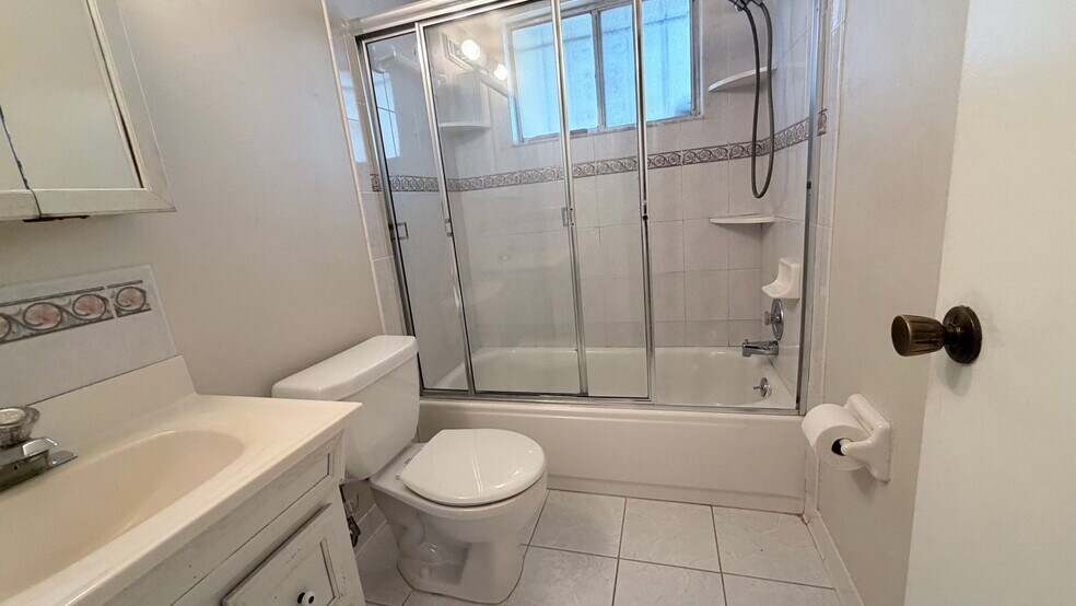 Building Photo - 603 Pheasant Ave