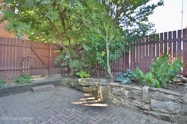 Building Photo - 2525 George Rogers Clark Pl