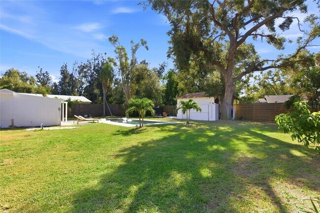 Building Photo - 2826 Marlette St