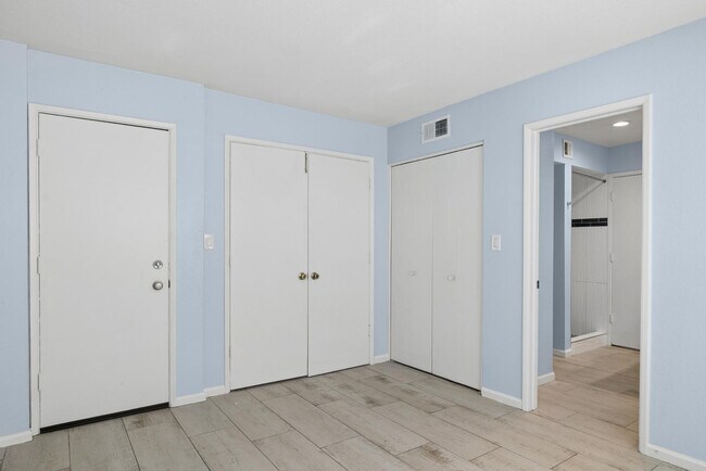 Building Photo - 6480 N 82nd St