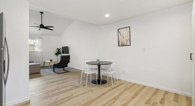 Building Photo - 1118 Ebert Ave