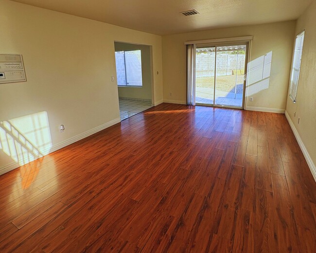 Building Photo - 4548 Aviation St