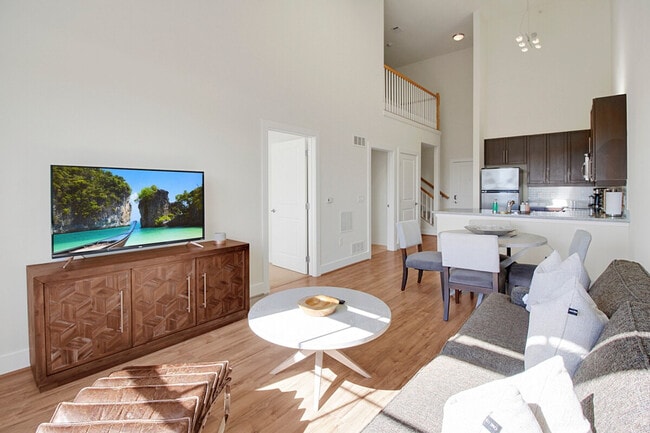 Building Photo - 909 Usher St