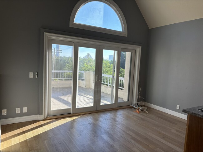 Bonus Room and Sun Deck - 1837 Parnell Ave