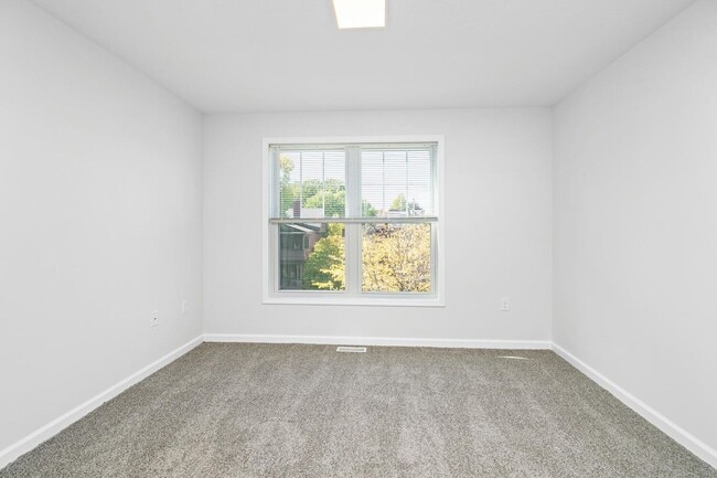 Building Photo - 2109 Aldrich Ave S