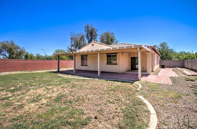 Building Photo - 4836 S Summit Ct
