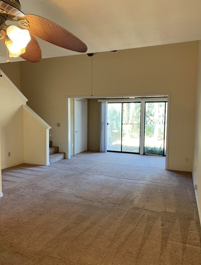 Building Photo - Charming 2 bedroom 2 bath Townhome