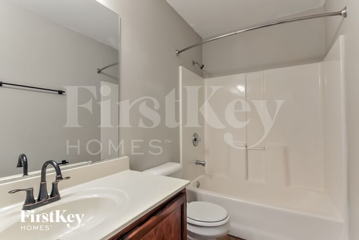 Building Photo - 212 Royallmanor Ln