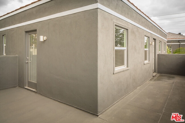 Building Photo - 5861 Whitworth Dr