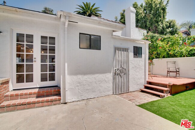 Building Photo - 641 N Martel Ave