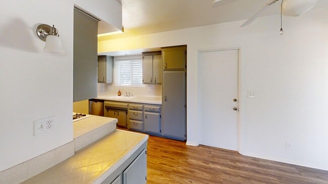 Building Photo - Beautiful 3 bedroom 2 bath Home