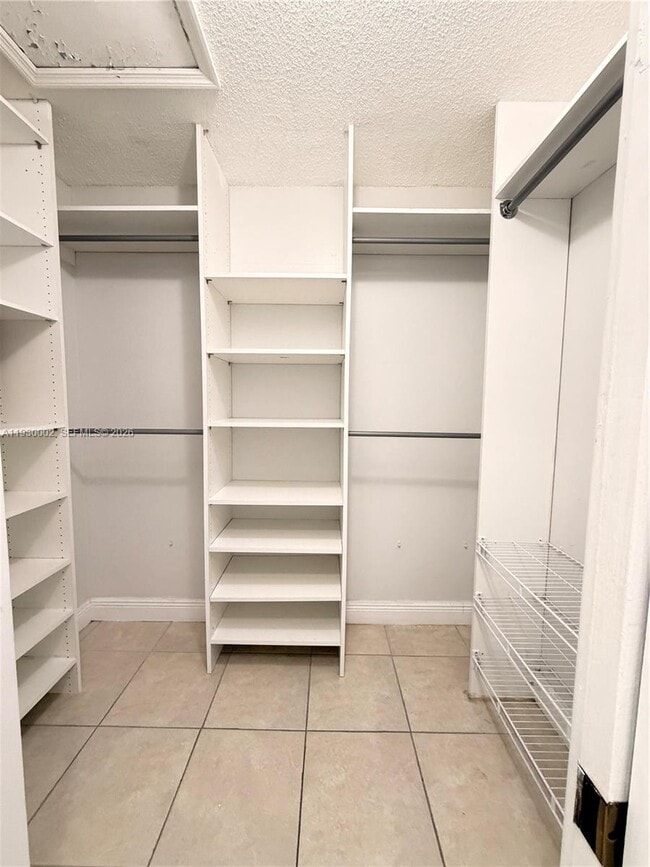 Building Photo - 6880 SW 158th Ct