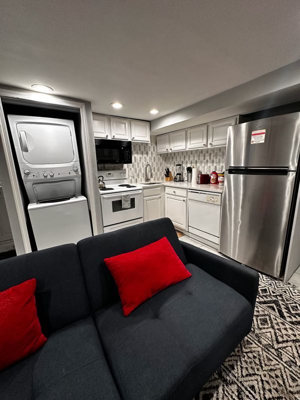 Building Photo - 609 P St NW