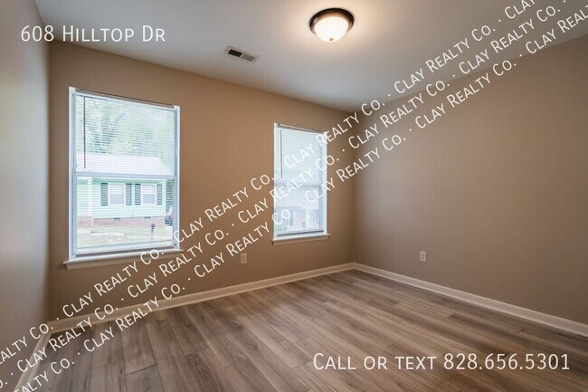 Building Photo - 608 Hilltop Dr