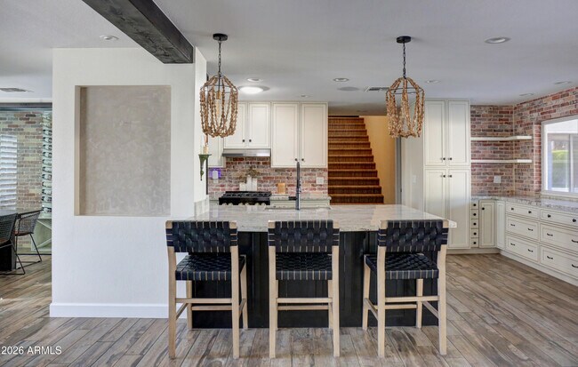 Building Photo - 2016 E State Ave