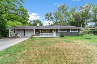 Building Photo - Fantastic 4-Bedroom with Updated Kitchen &...