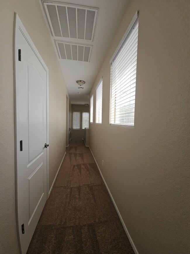 Building Photo - 3631 E Warbler Rd