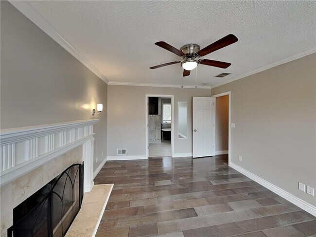 Building Photo - 11893 Dunhill Rd