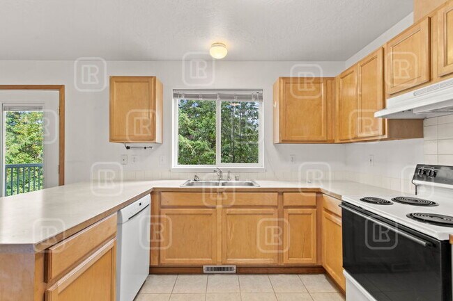 Building Photo - 1325 W Qualchan Dr